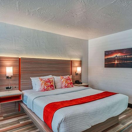 פורט וויינימי Casa Via Mar Inn, Ascend Hotel Collection מראה חיצוני תמונה