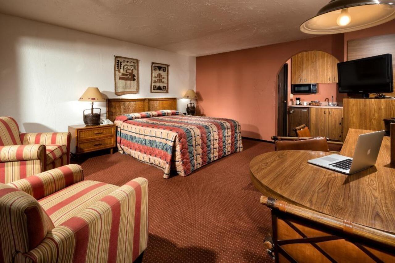 פורט וויינימי Casa Via Mar Inn, Ascend Hotel Collection מראה חיצוני תמונה