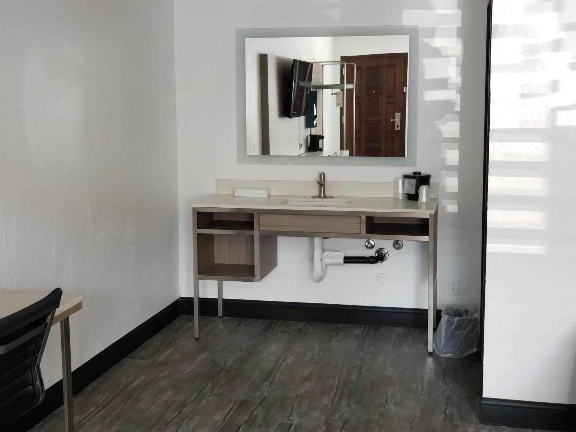 פורט וויינימי Casa Via Mar Inn, Ascend Hotel Collection מראה חיצוני תמונה
