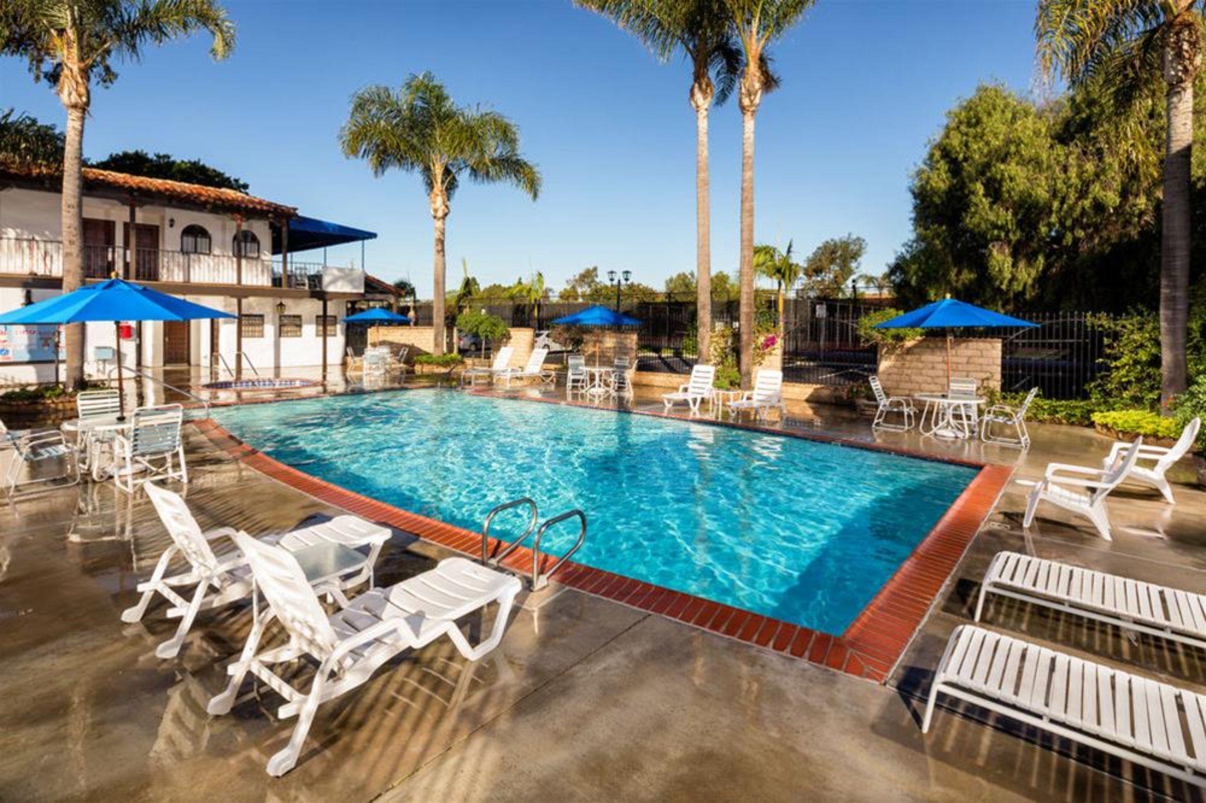 פורט וויינימי Casa Via Mar Inn, Ascend Hotel Collection מראה חיצוני תמונה