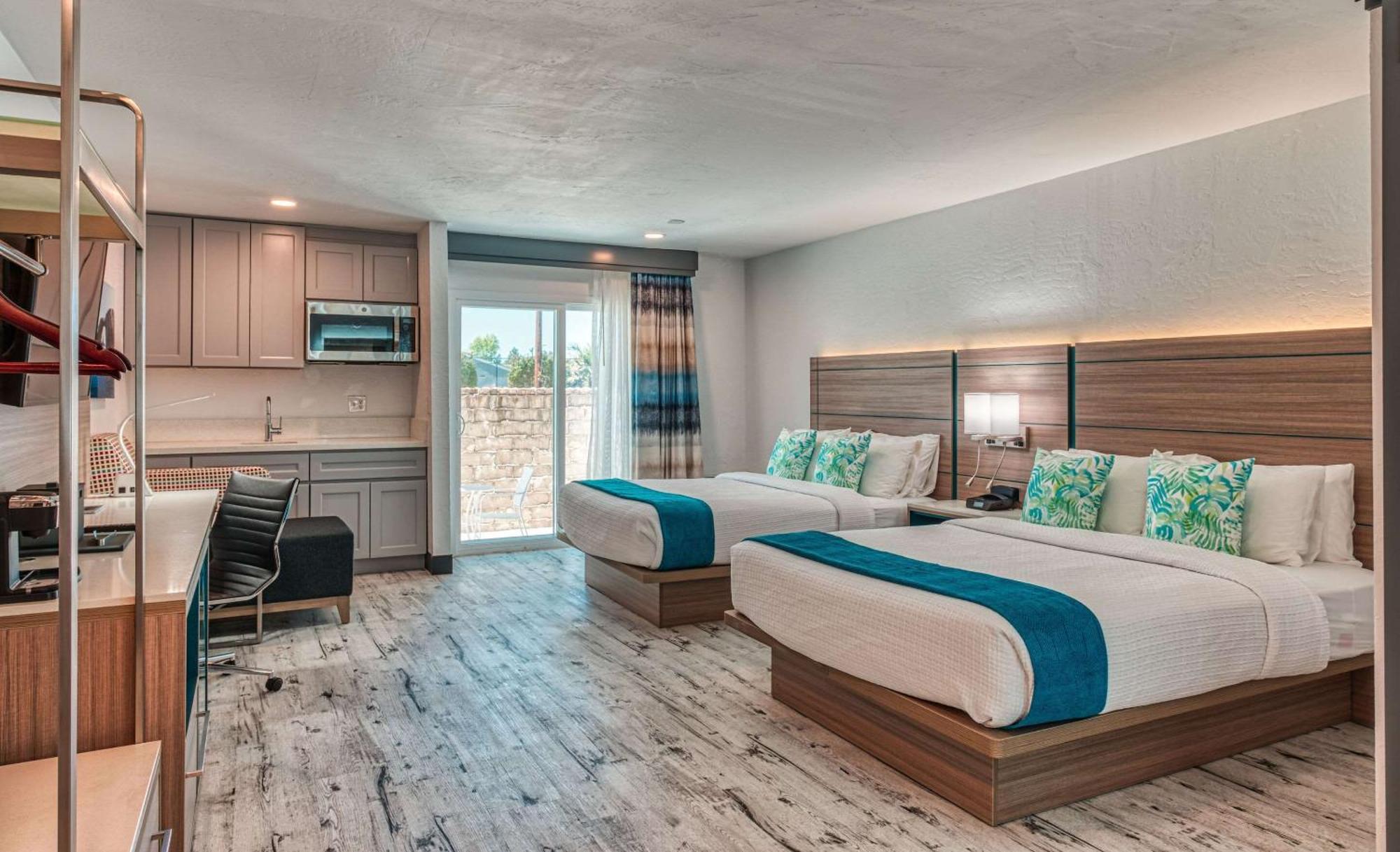 פורט וויינימי Casa Via Mar Inn, Ascend Hotel Collection מראה חיצוני תמונה
