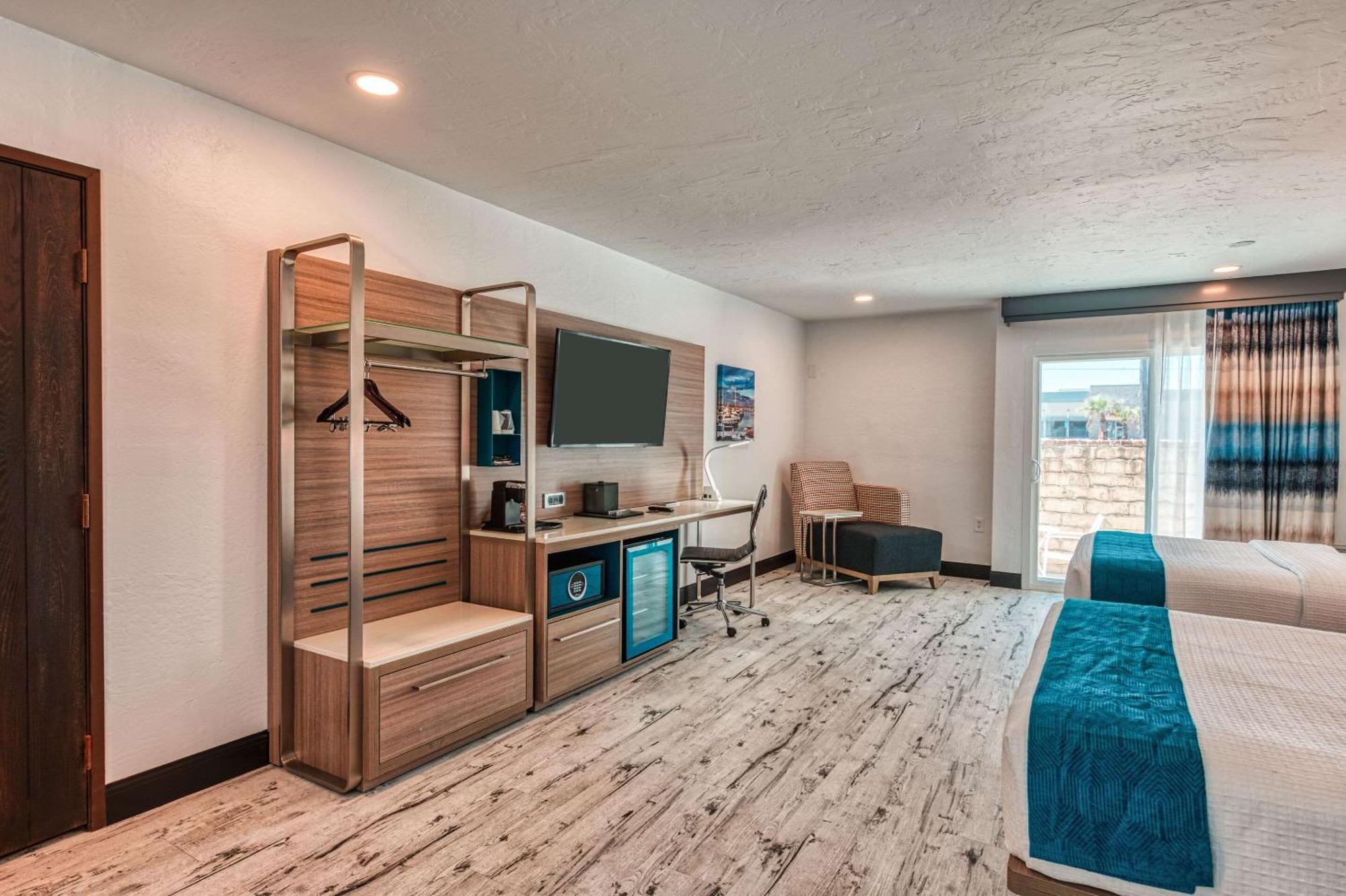 פורט וויינימי Casa Via Mar Inn, Ascend Hotel Collection מראה חיצוני תמונה