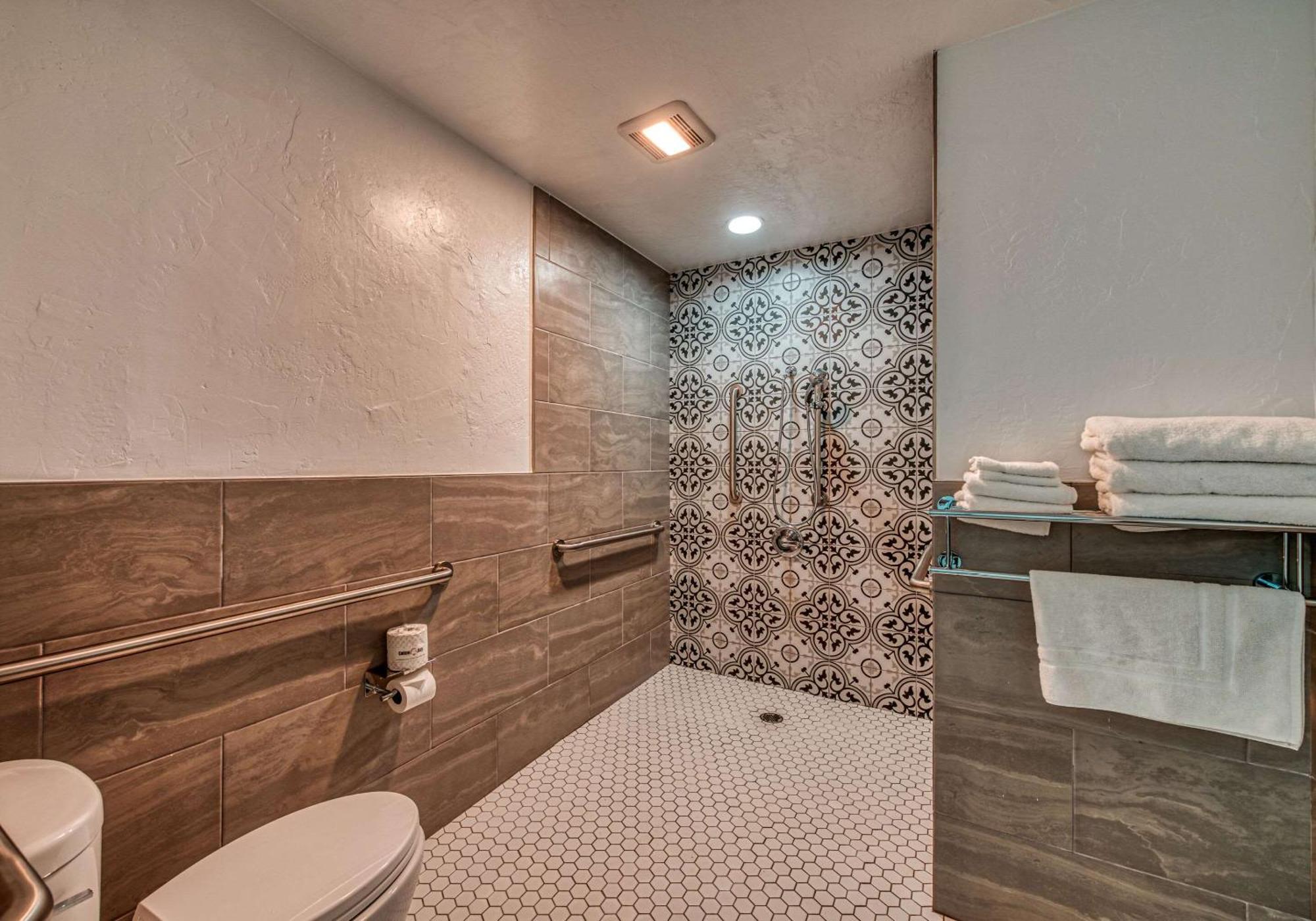 פורט וויינימי Casa Via Mar Inn, Ascend Hotel Collection מראה חיצוני תמונה