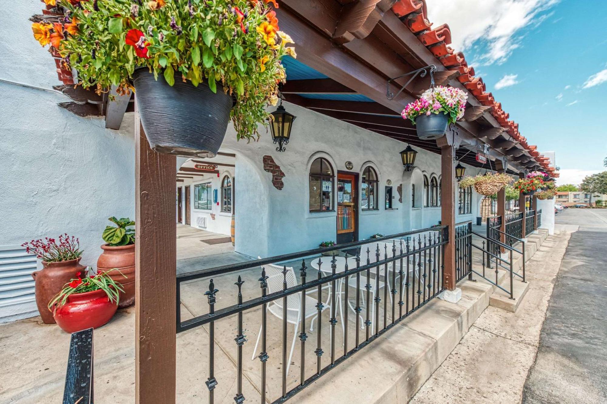 פורט וויינימי Casa Via Mar Inn, Ascend Hotel Collection מראה חיצוני תמונה