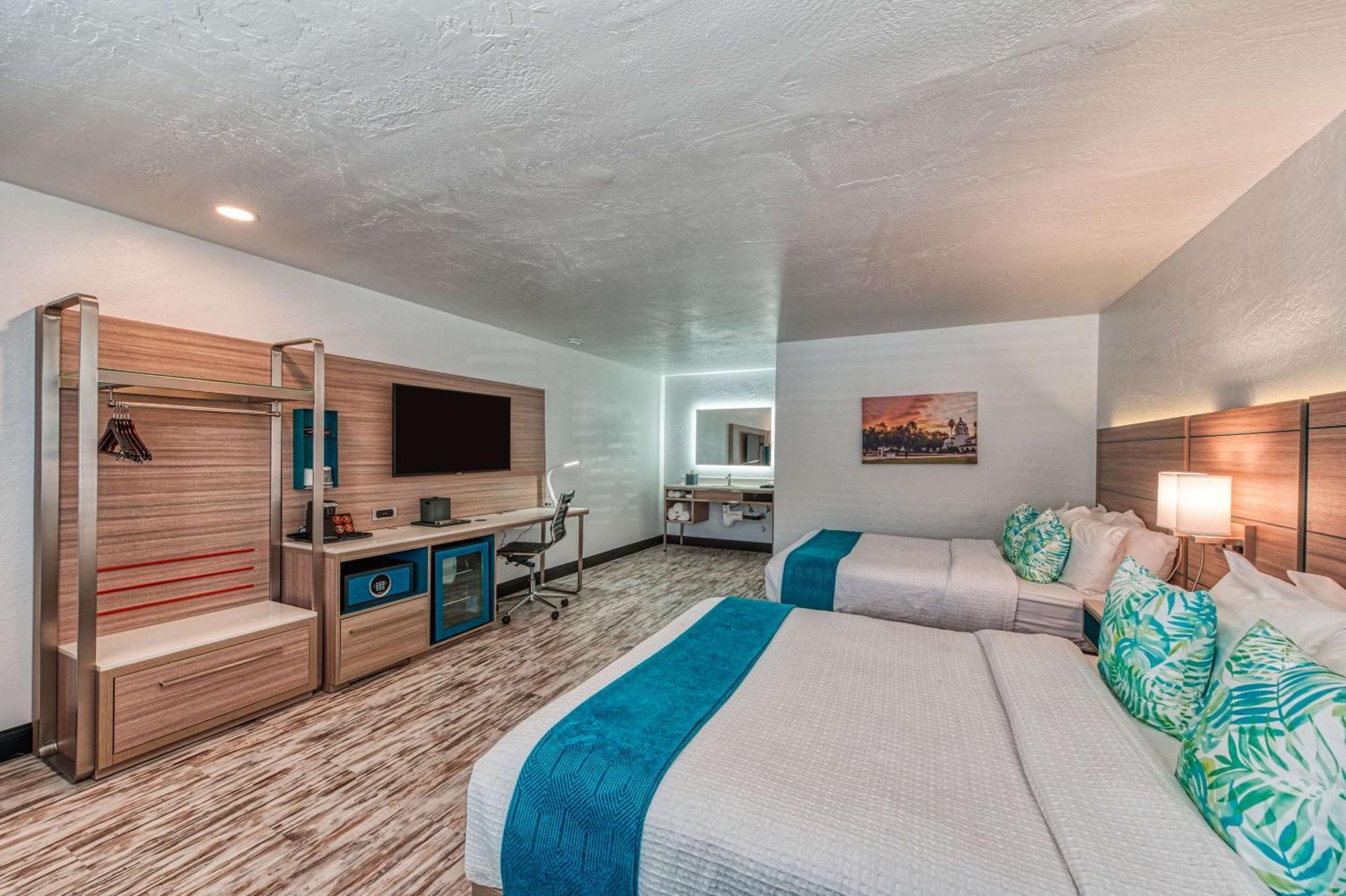 פורט וויינימי Casa Via Mar Inn, Ascend Hotel Collection מראה חיצוני תמונה